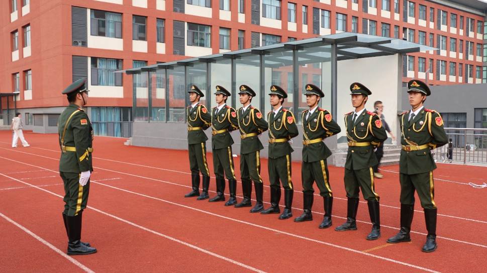 一群穿着运动服的人 AI 生成的内容可能不正确。