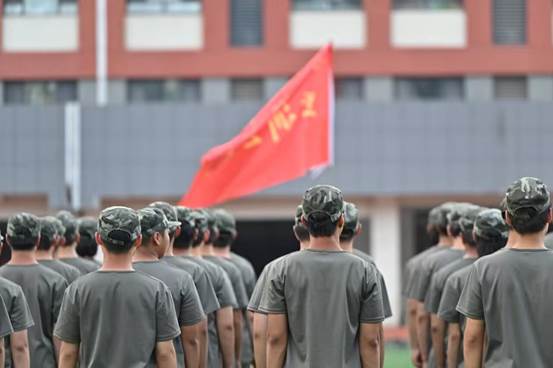 D5555F1DCB75813E11AC6B9FE9255037